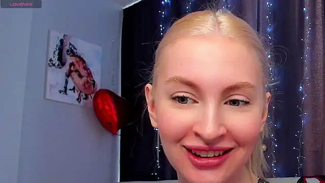 Snapshot of Kimmy_powell chatting on October 31, 6:54 am Kimmy powell online show from October 31, 6:54 am