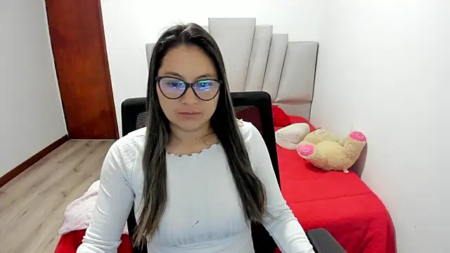 samantha  wilson online show from April 12, 11:02 am