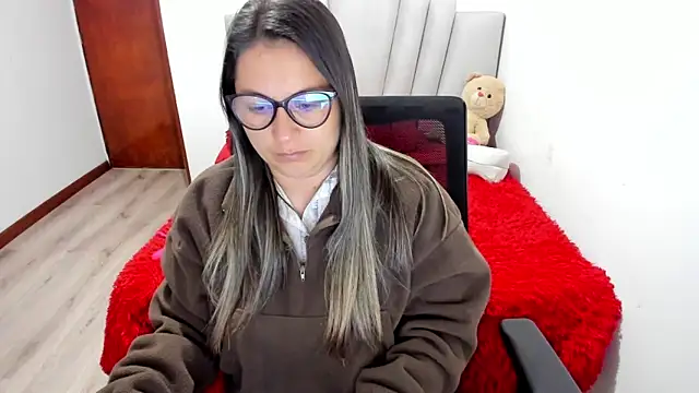 samantha  wilson online show from April 2, 11:11 pm