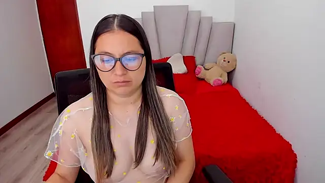 samantha  wilson online show from April 8, 4:30 pm