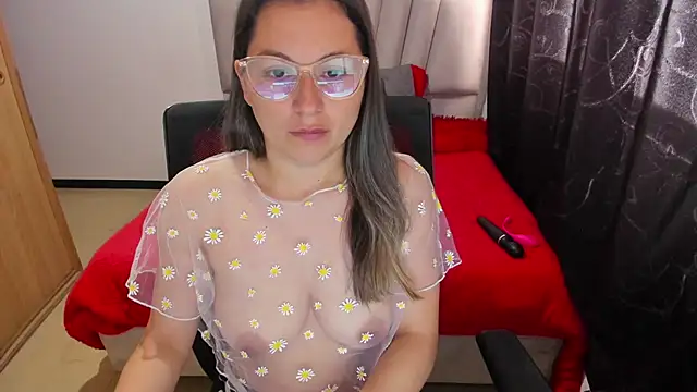 samantha  wilson online show from December 4, 1:32 pm