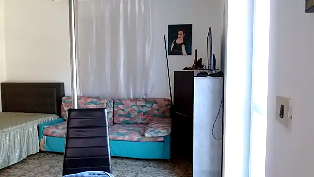 danasantoreal online show from February 1, 8:45 am