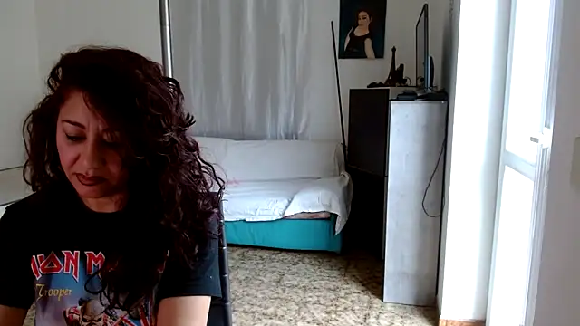 danasantoreal online show from February 12, 8:47 am