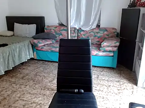 danasantoreal online show from October 31, 8:33 am