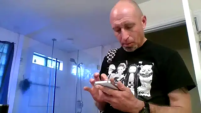 El Gizmo online show from April 4, 7:20 pm