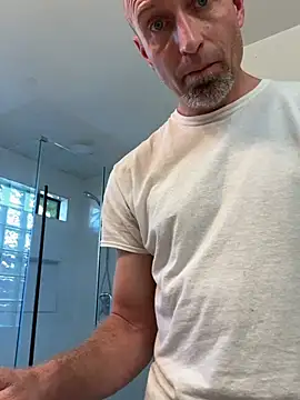 El Gizmo online show from April 8, 12:12 am