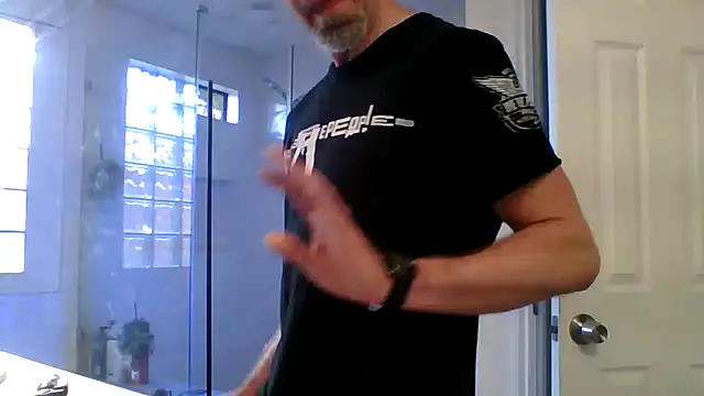 El Gizmo online show from March 19, 3:56 pm