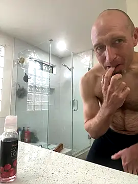 El Gizmo online show from November 24, 5:35 pm