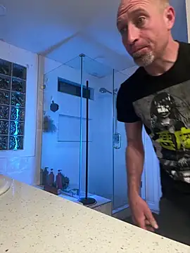 El Gizmo online show from December 21, 4:03 am