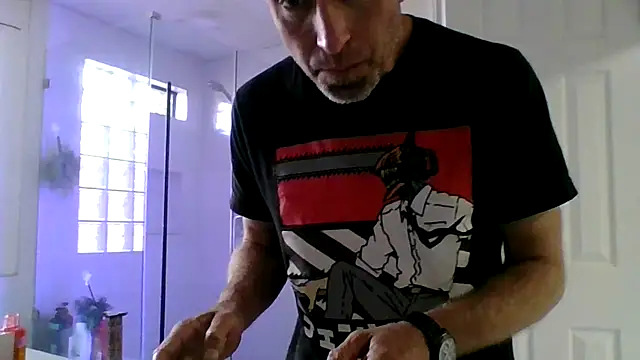 El Gizmo online show from April 13, 6:12 pm