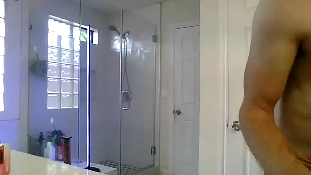 El Gizmo online show from April 12, 10:46 pm