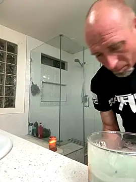 El Gizmo online show from October 31, 8:33 am