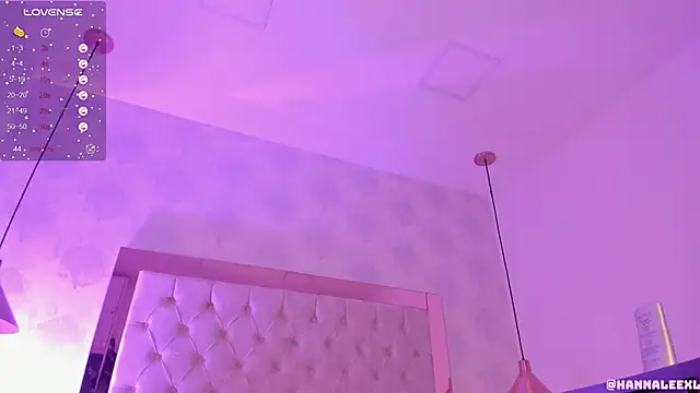 Snapshot of hanna_lee02 chatting on January 30, 1:31 pm hanna lee02 online show from January 30, 1:31 pm