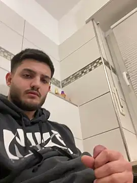 Snapshot of Furko_33 chatting on January 10, 9:53 pm Furko 33 online show from January 10, 9:53 pm