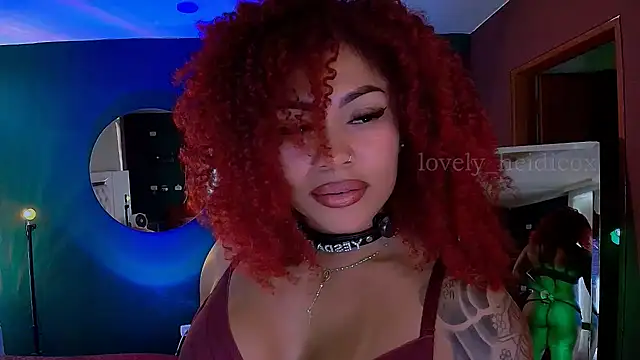 Snapshot of HeidiCox chatting on November 16, 7:51 pm HeidiCox online show from November 16, 7:51 pm