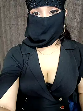 YourThirstySlut online show from February 26, 9:55 am