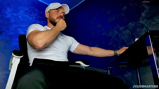 juliusmasters online show from May 6, 7:51 pm