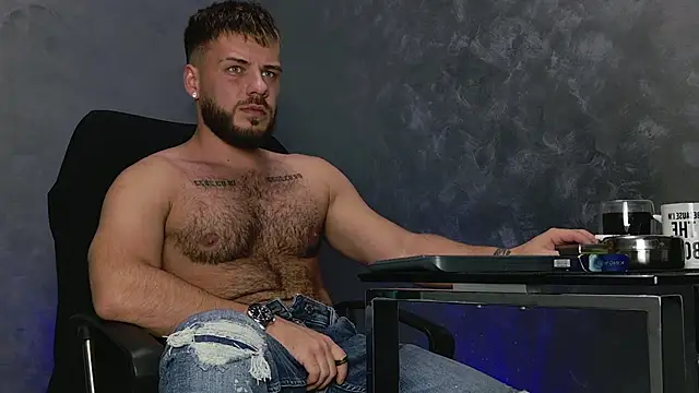 Snapshot of juliusmasters chatting on December 1, 8:10 pm juliusmasters online show from December 1, 8:10 pm