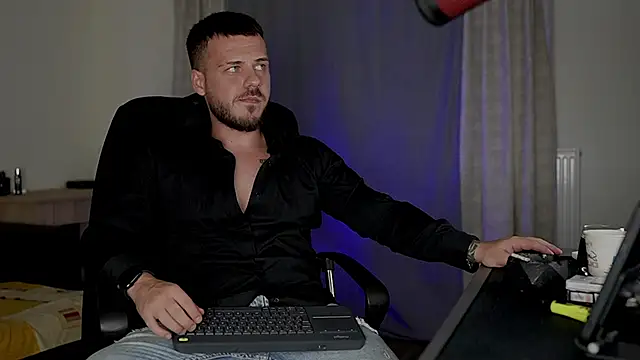 Snapshot of juliusmasters chatting on September 23, 9:11 pm juliusmasters online show from September 23, 9:11 pm