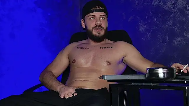 juliusmasters online show from December 19, 7:38 pm