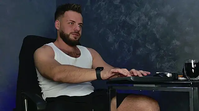 Snapshot of juliusmasters chatting on December 2, 7:48 pm juliusmasters online show from December 2, 7:48 pm