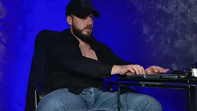 juliusmasters online show from December 21, 8:09 pm