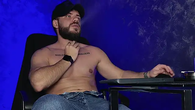 juliusmasters online show from December 18, 9:18 pm