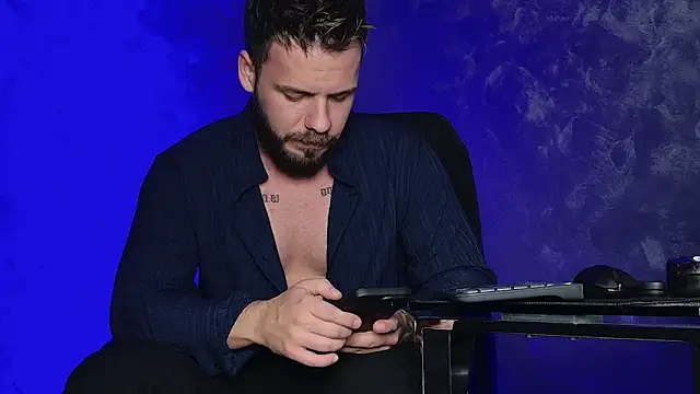 juliusmasters online show from December 20, 9:50 pm