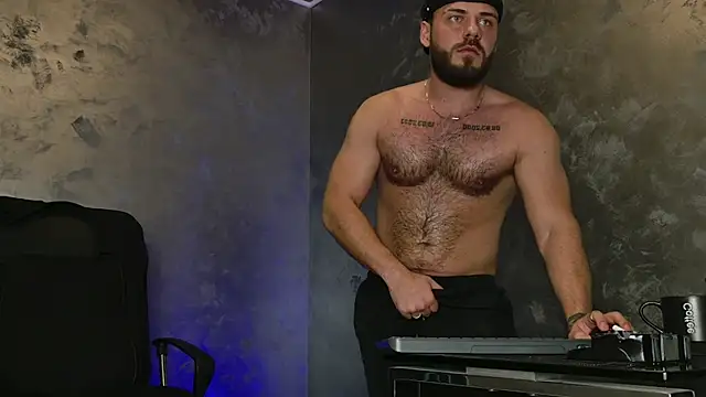 Snapshot of juliusmasters chatting on November 21, 11:26 pm juliusmasters online show from November 21, 11:26 pm