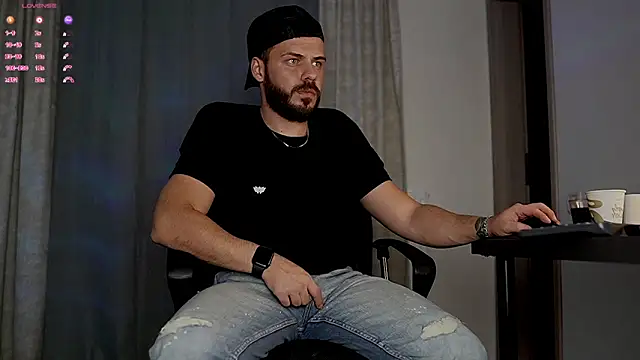 Snapshot of juliusmasters chatting on October 29, 7:35 pm juliusmasters online show from October 29, 7:35 pm