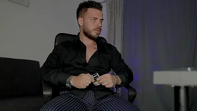 Snapshot of juliusmasters chatting on October 5, 6:53 pm juliusmasters online show from October 5, 6:53 pm