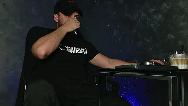 Snapshot of juliusmasters chatting on November 27, 8:09 pm juliusmasters online show from November 27, 8:09 pm