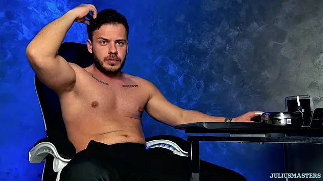 juliusmasters online show from February 26, 8:31 pm