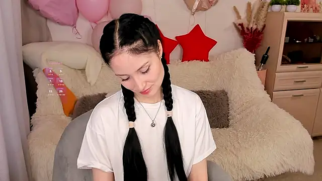 LisaMooore online show from February 13, 4:23 am