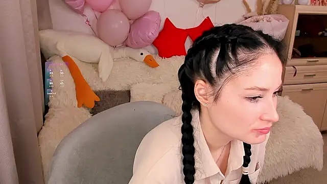 LisaMooore online show from February 5, 7:32 pm