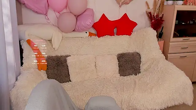 LisaMooore online show from February 18, 5:49 am