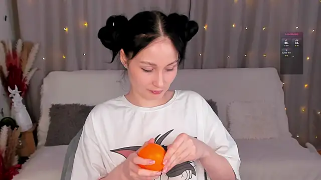 Snapshot of LisaMooore chatting on February 15, 9:39 pm LisaMooore online show from February 15, 9:39 pm