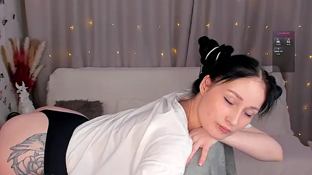 Snapshot of LisaMooore chatting on February 15, 3:28 pm LisaMooore online show from February 15, 3:28 pm