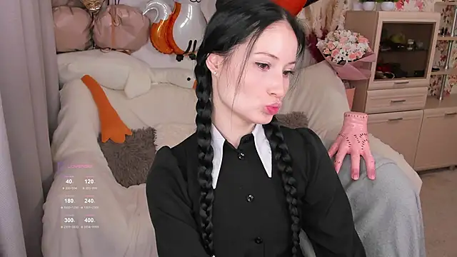 LisaMooore online show from December 3, 7:08 am