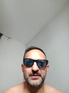 DANIELNEEL23 online show from October 27, 8:21 pm