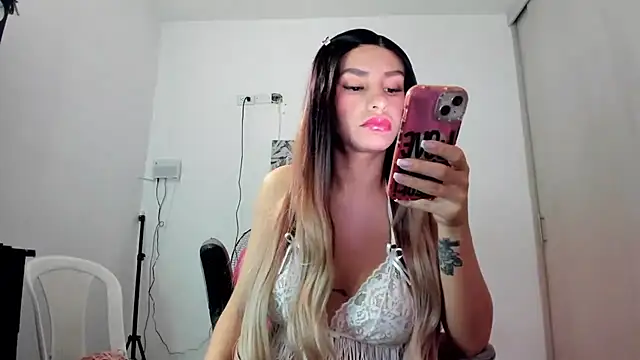  juliana star  online show from March 25, 7:35 pm