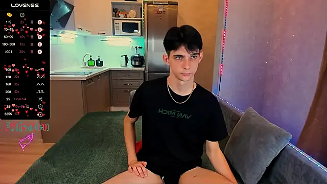 Snapshot of Aaron_Boom chatting on September 28, 7:10 pm Aaron Boom online show from September 28, 7:10 pm