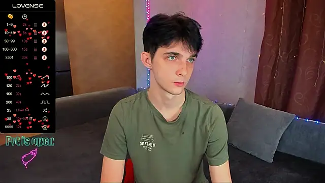 Aaron Boom online show from November 30, 10:10 pm