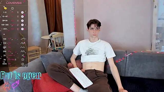 Aaron Boom online show from May 13, 3:52 pm