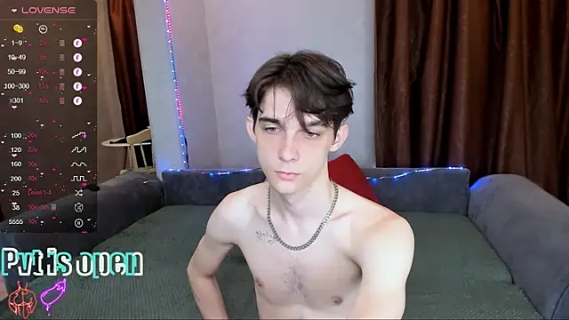 Aaron Boom online show from May 24, 10:20 pm