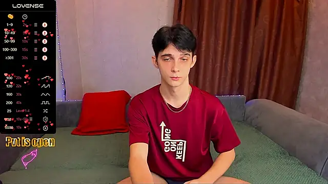 Aaron Boom online show from December 4, 12:20 am