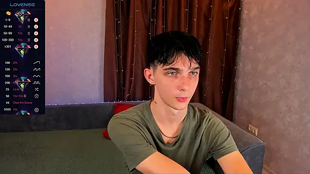 Snapshot of Aaron_Boom chatting on September 20, 1:10 am Aaron Boom online show from September 20, 1:10 am