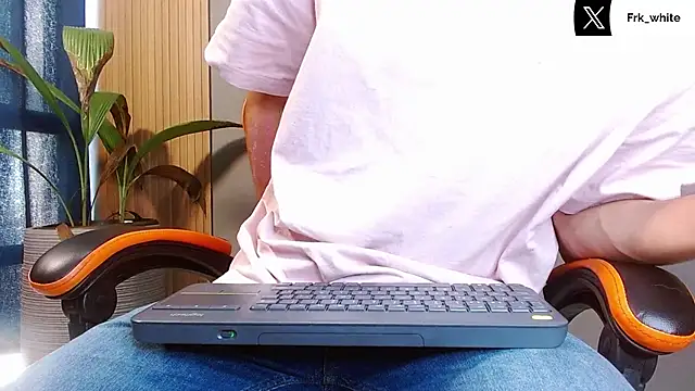 Snapshot of Mr_WhiteCock chatting on October 19, 7:38 pm Mr WhiteCock online show from October 19, 7:38 pm