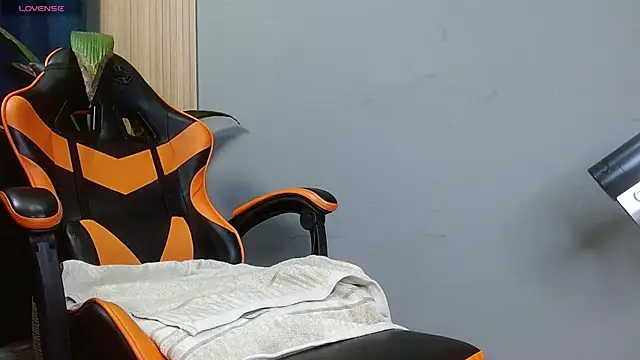 Mr WhiteCock online show from October 23, 12:20 am