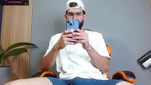 Snapshot of Mr_WhiteCock chatting on September 26, 7:21 pm Mr WhiteCock online show from September 26, 7:21 pm